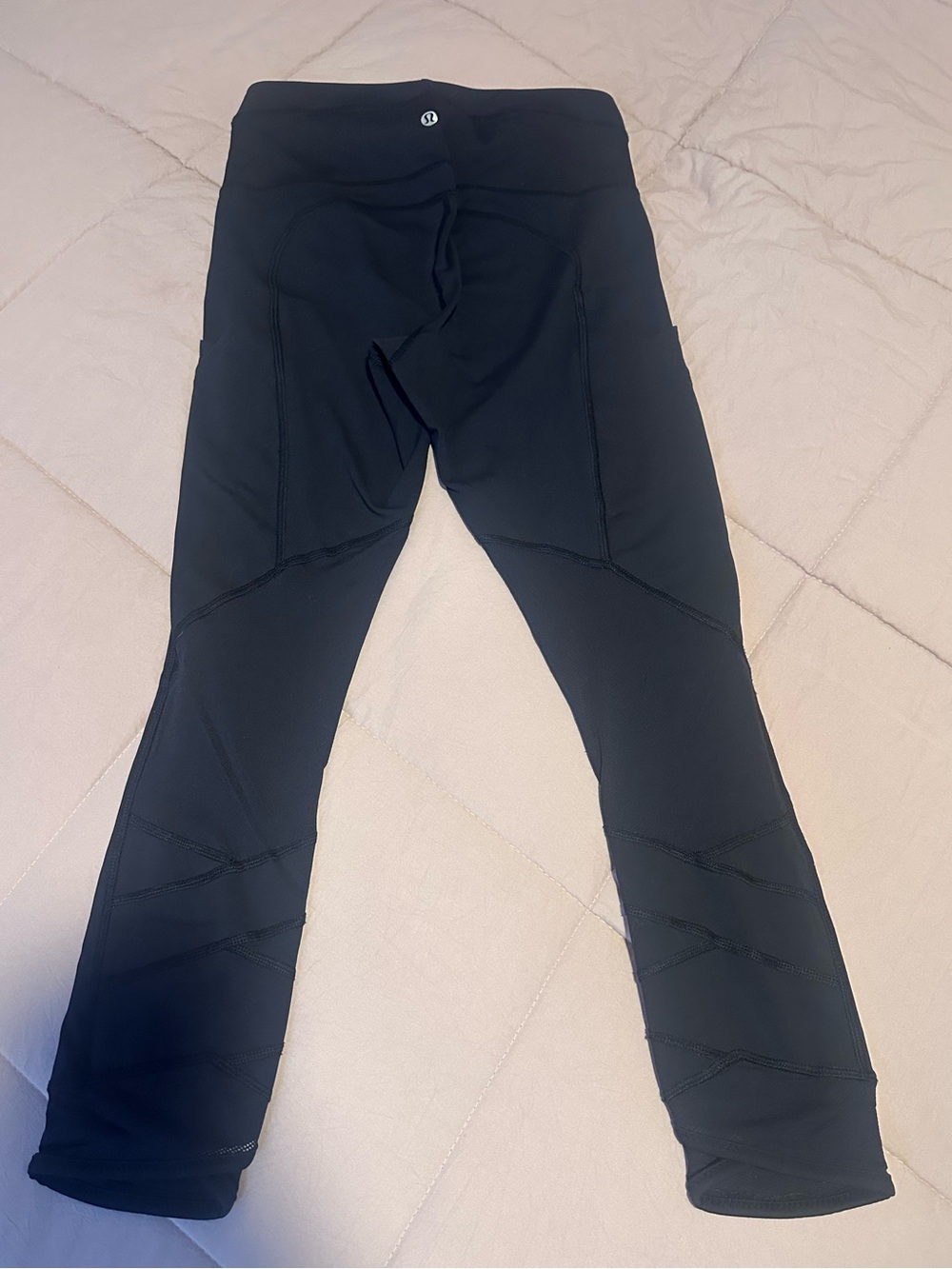 lululemon athletica Black Criss Cross Stitch Leggings, Size 4, 23”